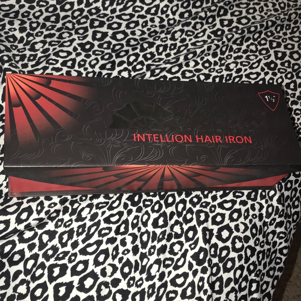 BRAND NEW Kenchii Professional Intellion Infrared Hair flat Iron retails $159